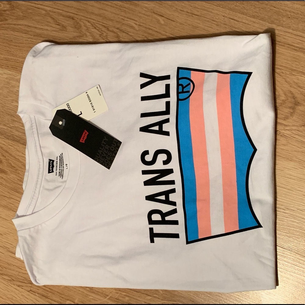 Brand New Levi T